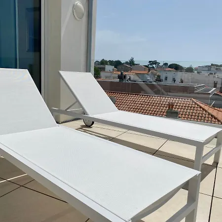 Spacieux Duplex Vue Avec Terrasses: Pontaillac Apartment Royan