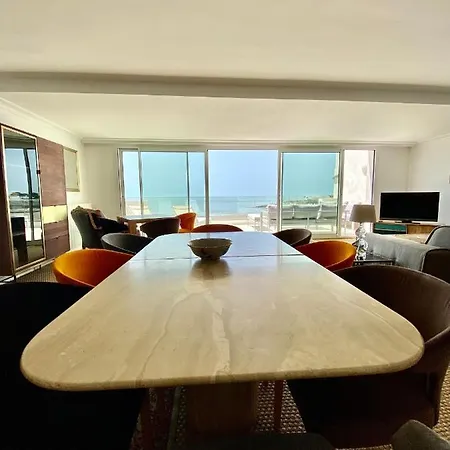 Spacieux Duplex Vue Avec Terrasses: Pontaillac Apartment